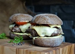 Домашние бургеры с ржаными булочками